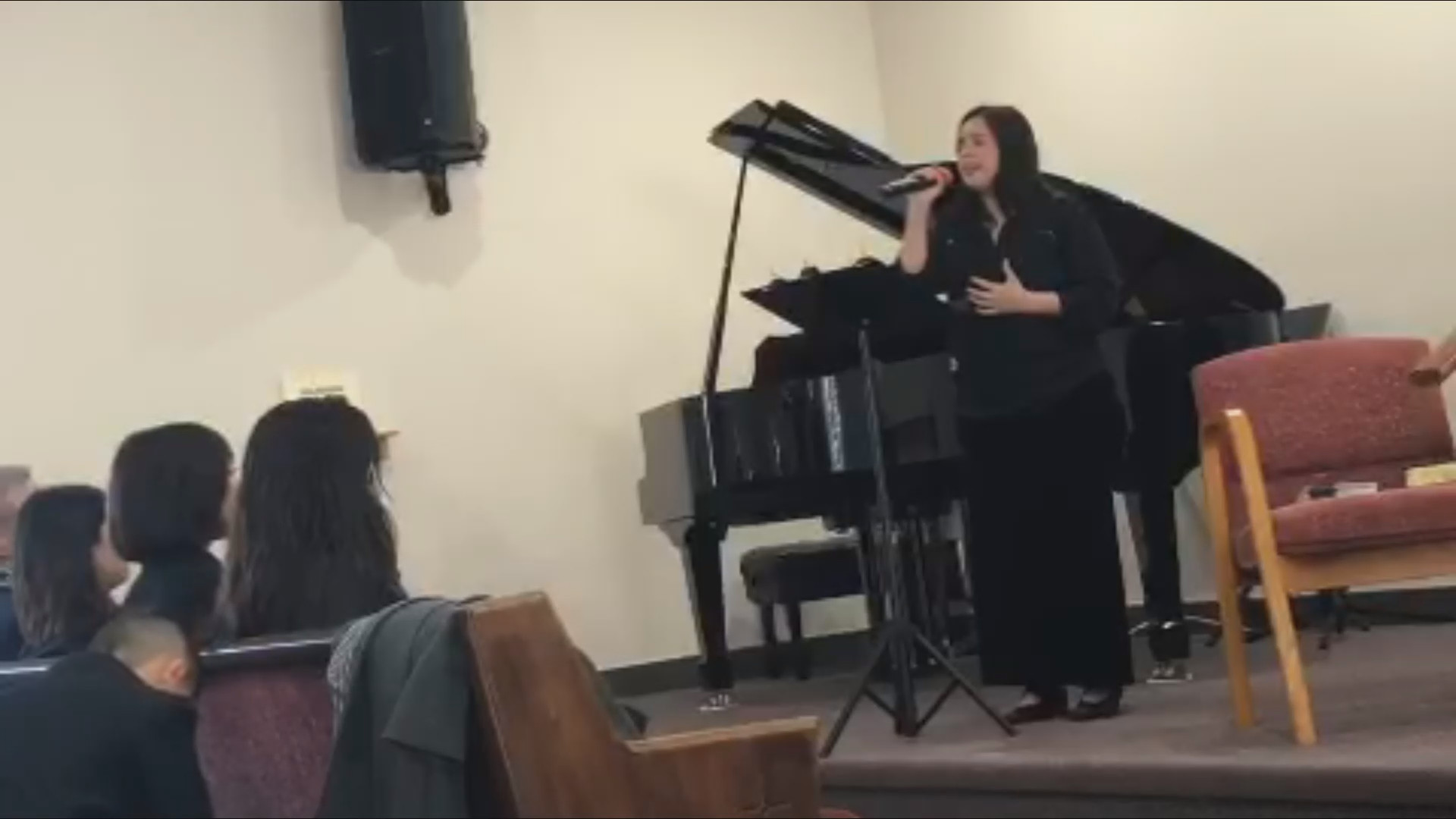 En aflicción Tú brillas más / Abigail Contreras