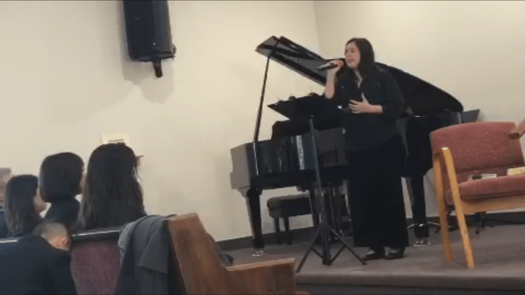 En aflicción Tú brillas más / Abigail&nbsp;Contreras